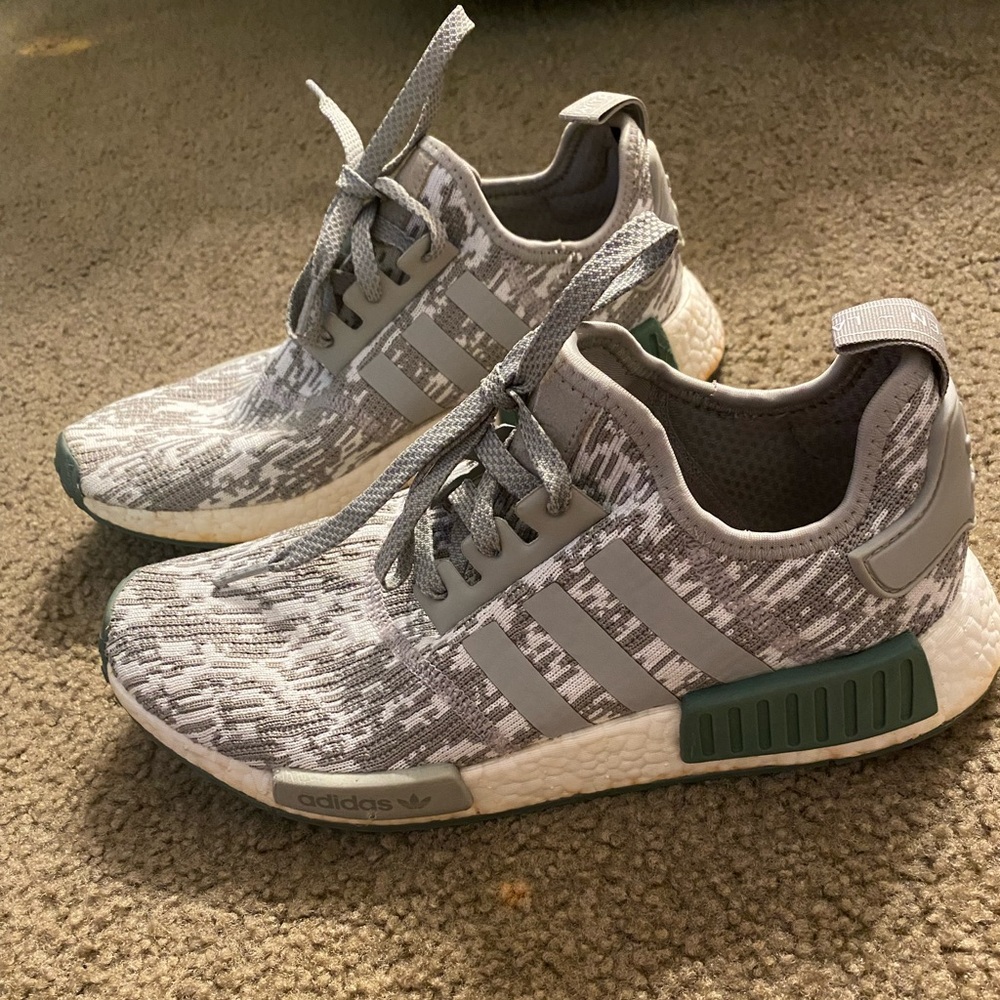 Adidas sneakers men’s size 8